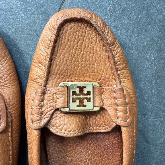 Tory Burch Tan Leather Loafers with Gold Accent size 8.5 - Picture 2 of 5